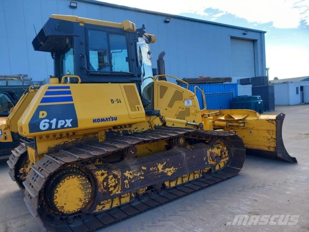 Komatsu D61PX-24 بلدوزرات مجنزرة