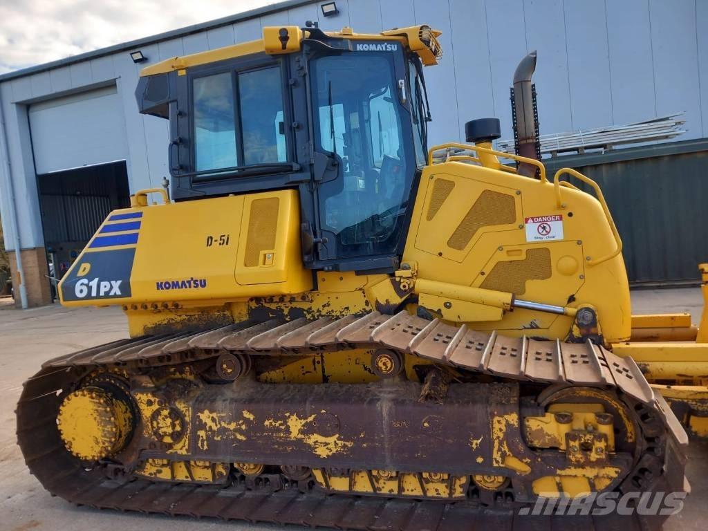 Komatsu D61PX-24 بلدوزرات مجنزرة