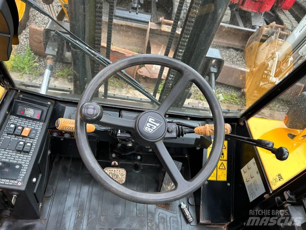 JCB 926 شاحنات الطرق الوعرة