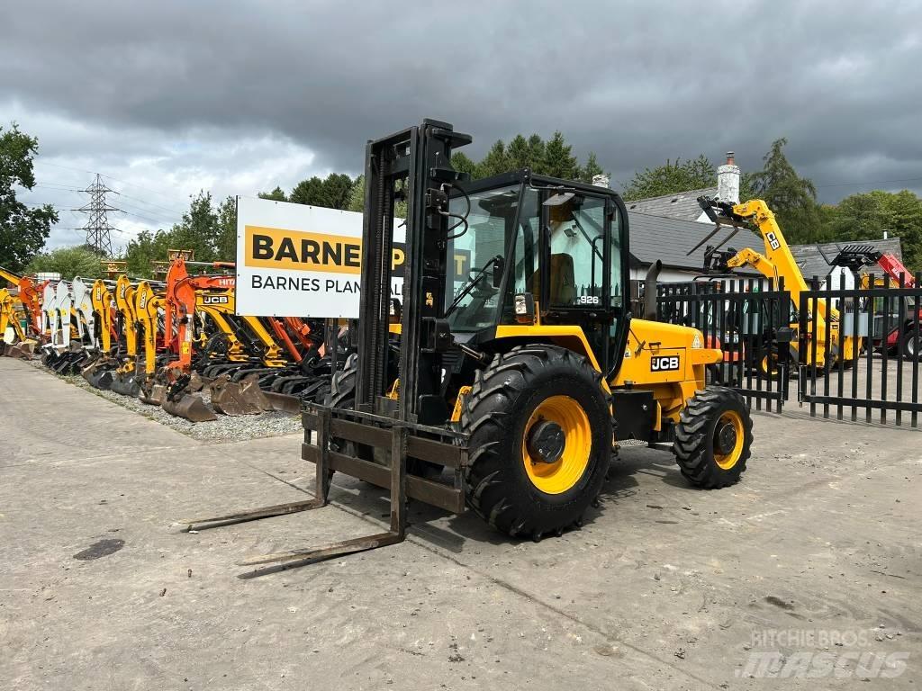 JCB 926 شاحنات الطرق الوعرة