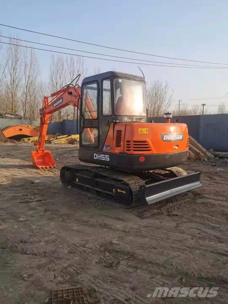 Doosan DH55 حفارات صغيرة أقل من 7 طن (حفارات صغيرة)