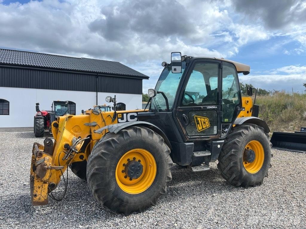 JCB 550-80 Agri Plus مناولات متداخلة