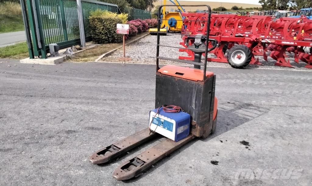 Toyota LWE 180 معدات الرفع منخفض المستوى