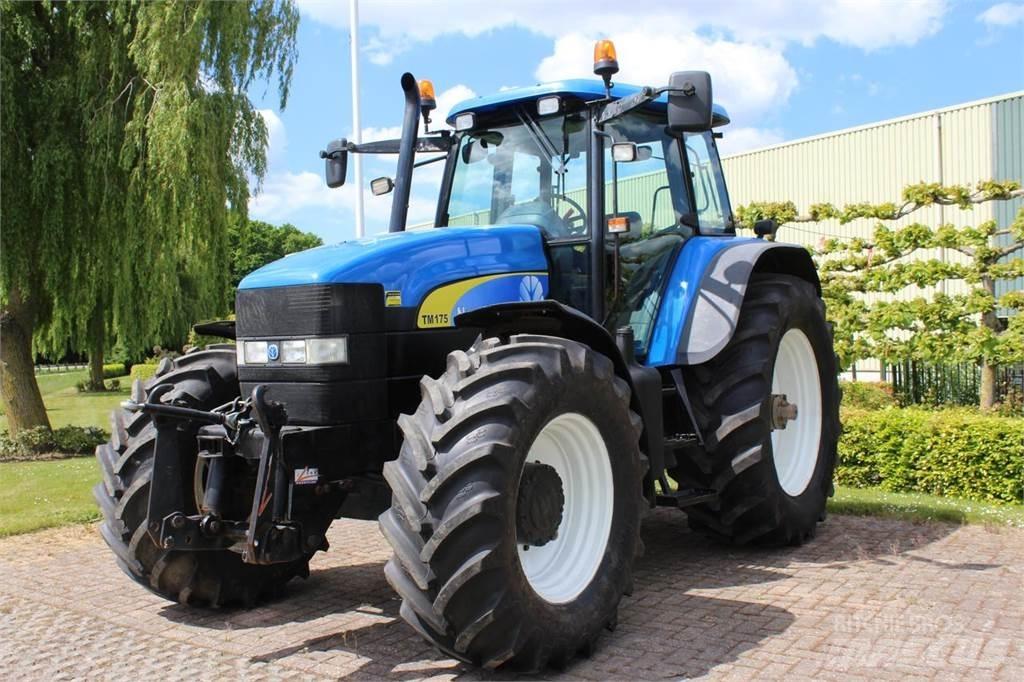 New Holland TM175 الجرارات