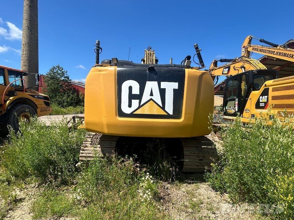 CAT 323 EL حفارات زحافة