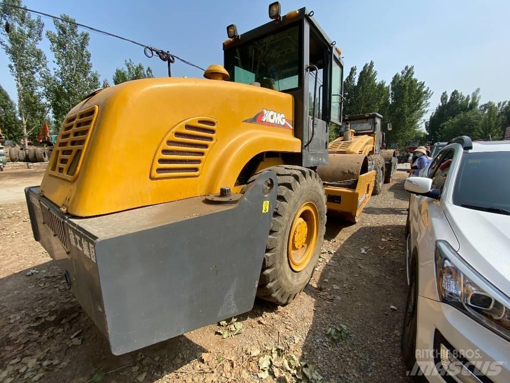 XCMG XSM 220 مداحل أحادية الأسطوانة