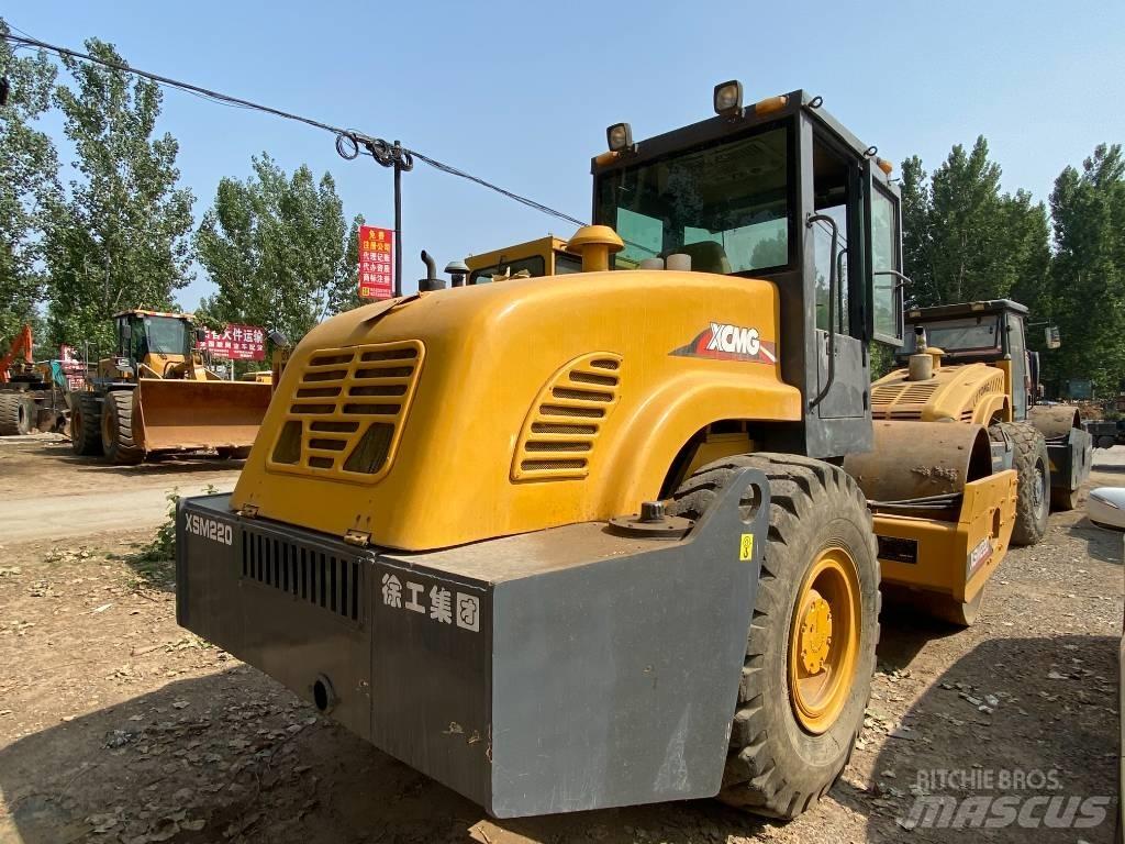 XCMG XSM 220 مداحل أحادية الأسطوانة