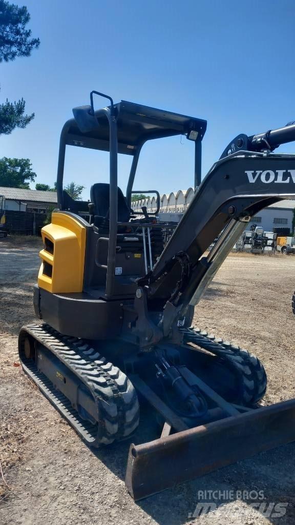 Volvo EC 27 D حفارات صغيرة أقل من 7 طن (حفارات صغيرة)