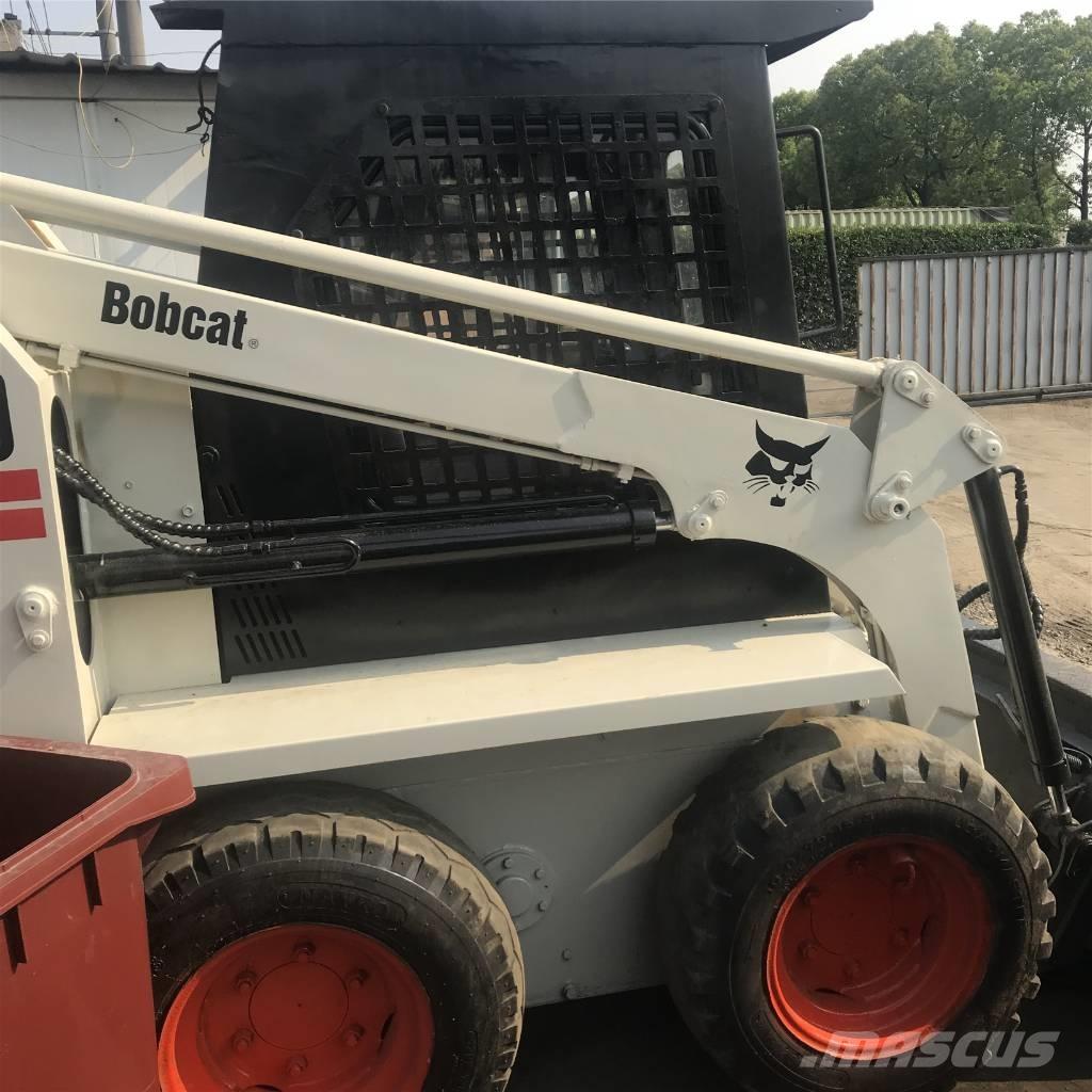 Bobcat S130 لوادر انزلاقية التوجيه