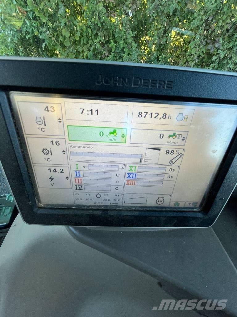 John Deere 6150 R الجرارات