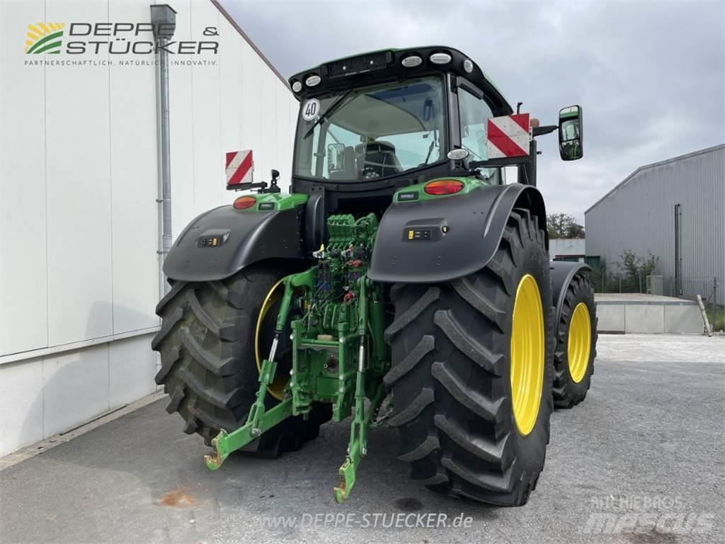 John Deere 6230R الجرارات
