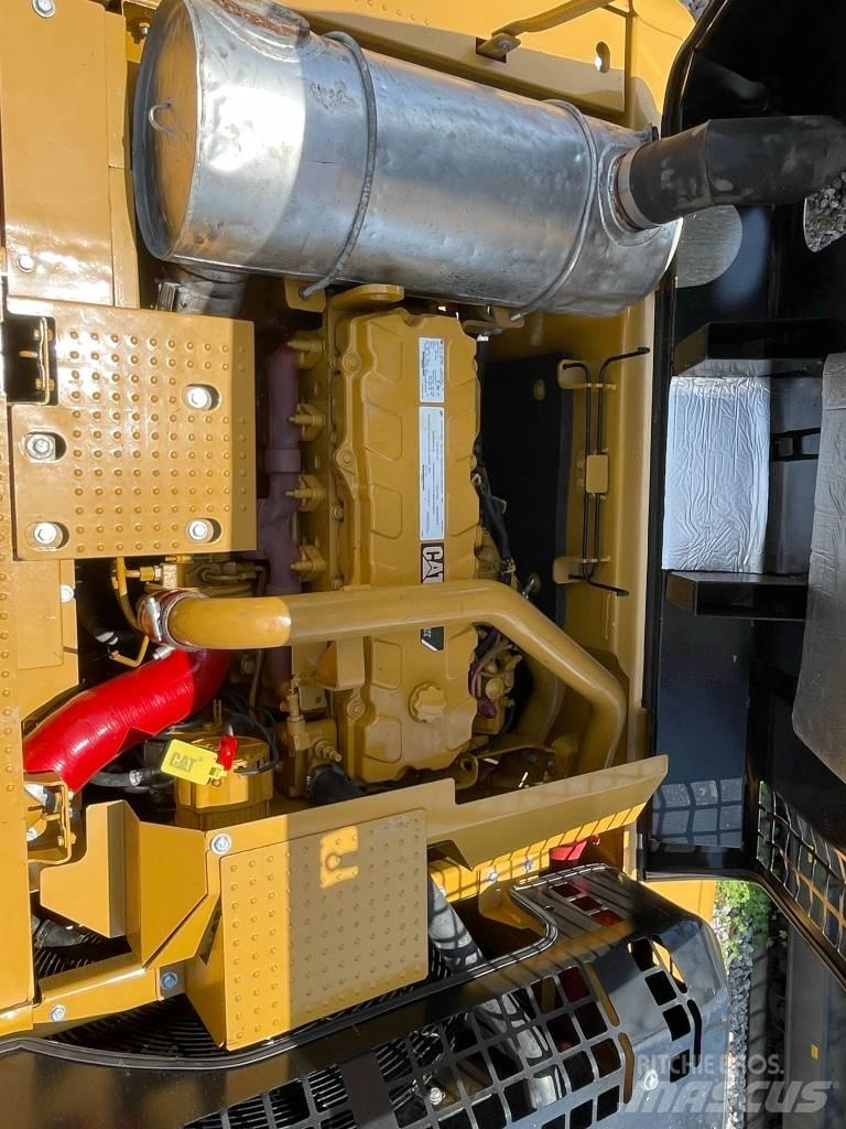 CAT 336 حفارات زحافة