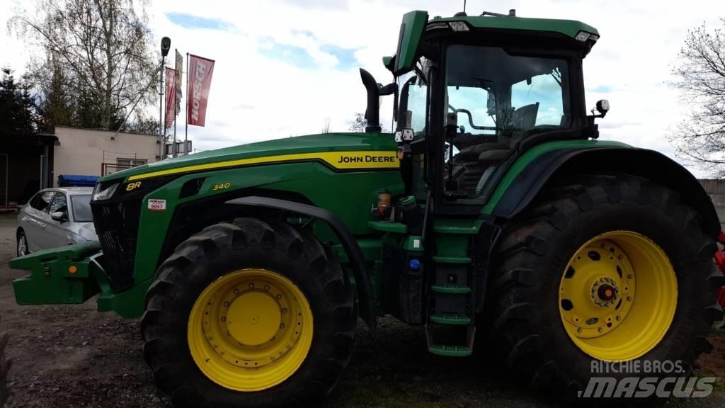 John Deere 8R 340 الجرارات