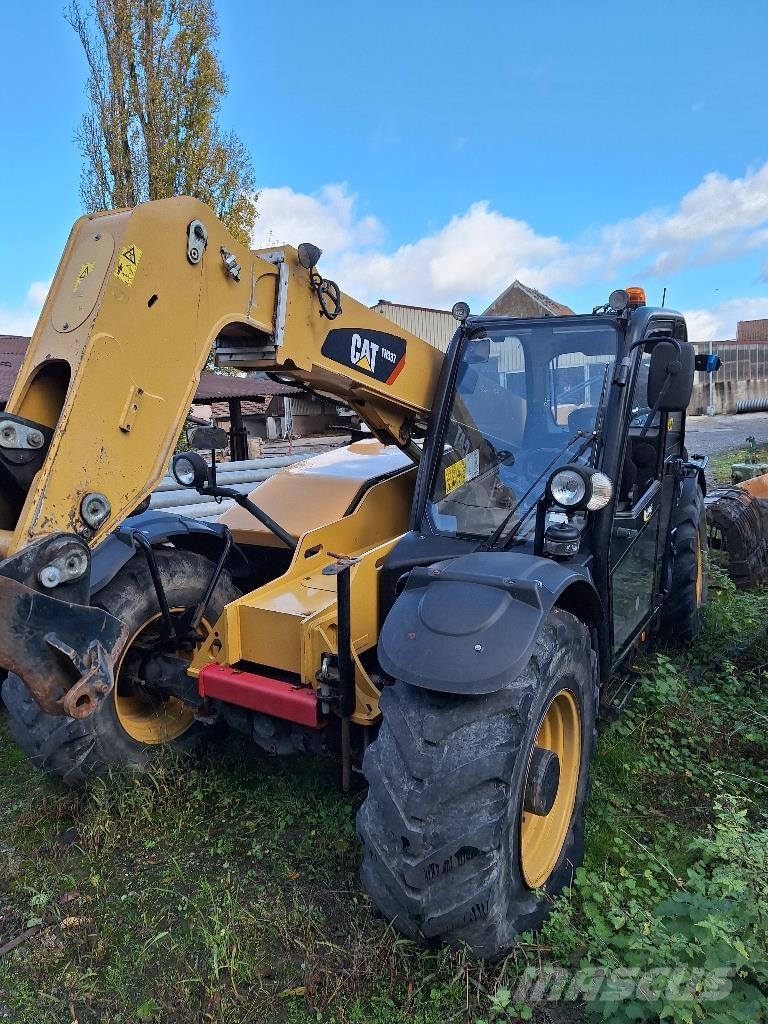 CAT TH 337 معدات مناولة لأغراض الزراعة