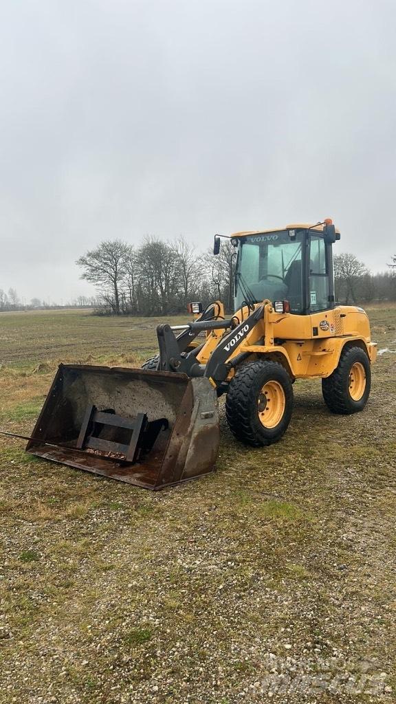 Volvo L 30 G لوادر بعجل
