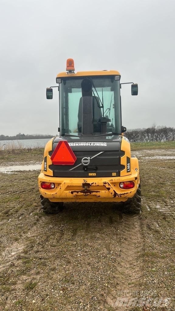 Volvo L 30 G لوادر بعجل