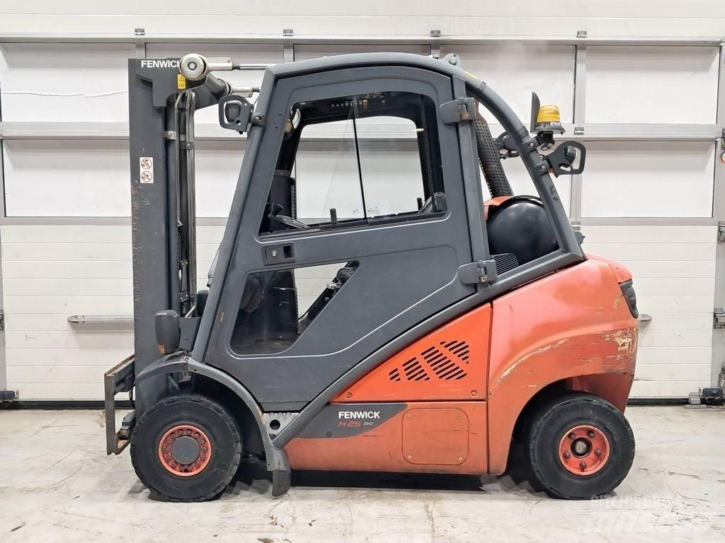 Linde H25T-02 شاحنات LPG