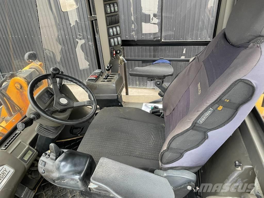 Ljungby L 13 لوادر بعجل