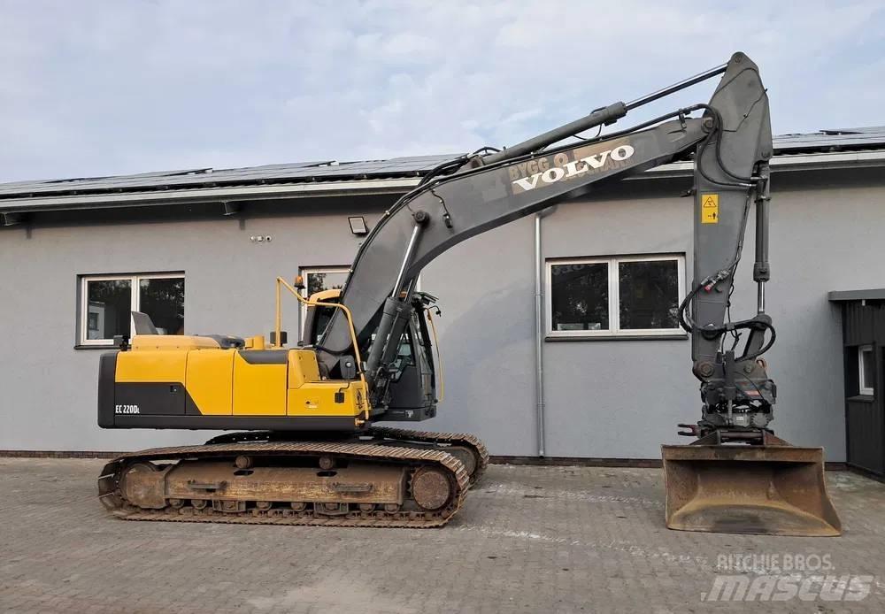 Volvo EC 220 DL حفارات زحافة