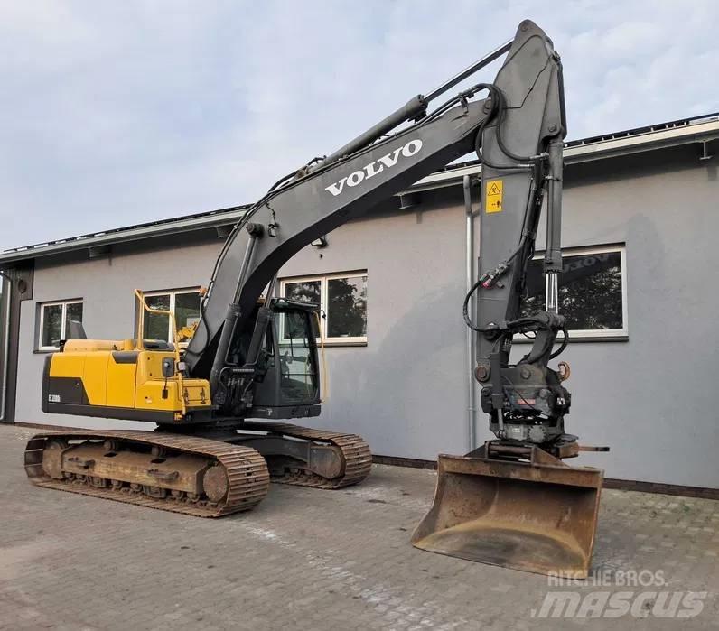 Volvo EC 220 DL حفارات زحافة