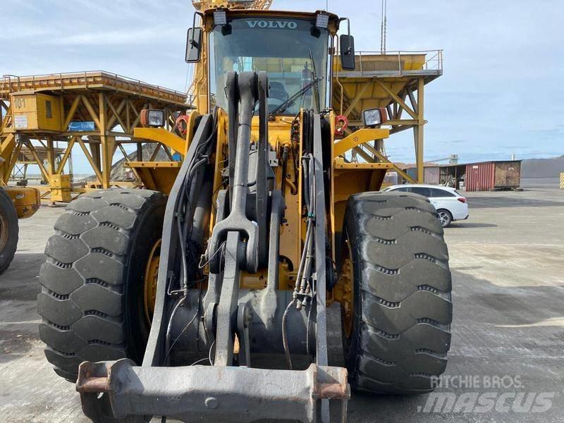 Volvo L 120 E.Ref.10 لوادر بعجل