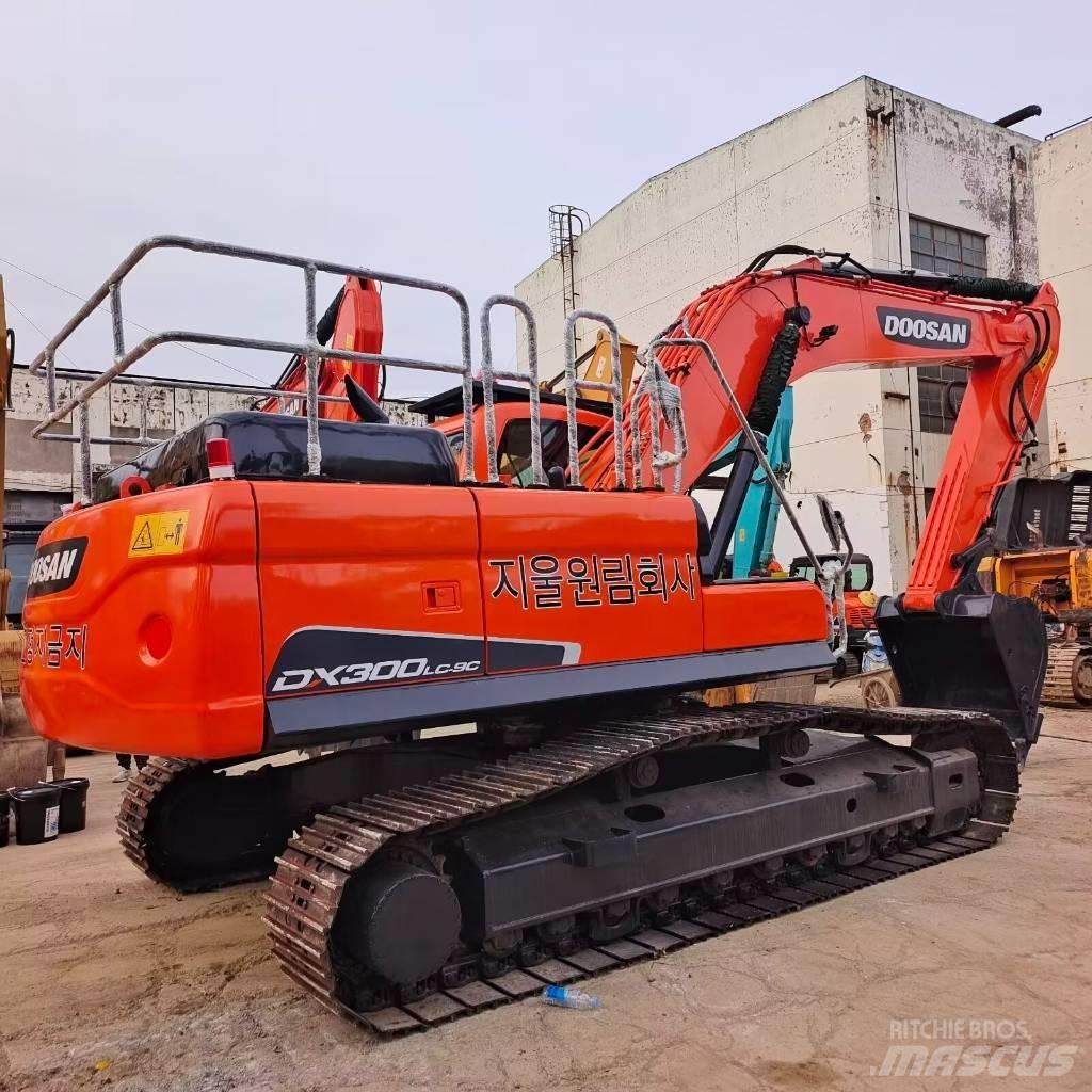 Doosan DX 300 حفارات زحافة