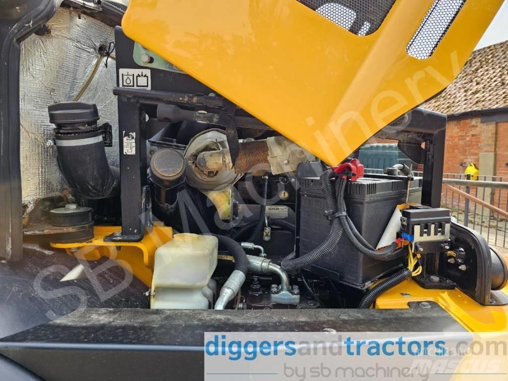 JCB TM 220 لوادر بعجل