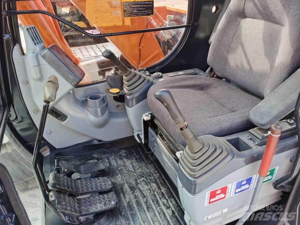 Hitachi ZX 120 حفارات زحافة