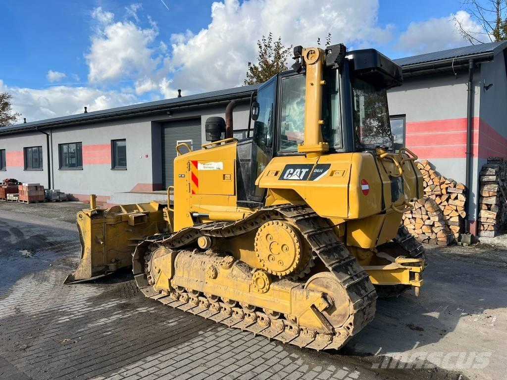 CAT D 6 N XL بلدوزرات مجنزرة