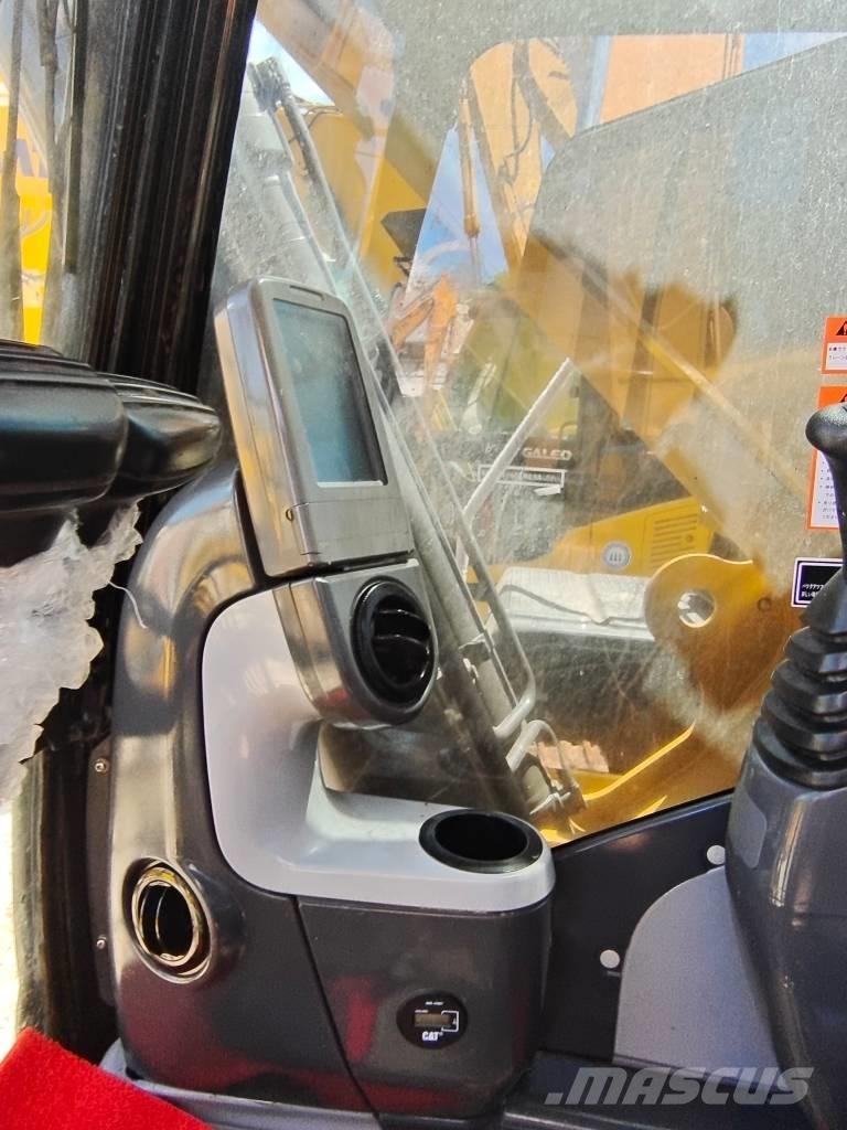 CAT 324 D2L حفارات زحافة