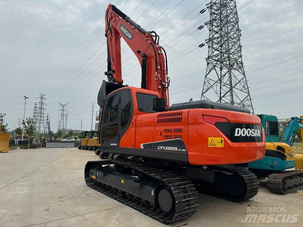 Doosan DX 225 LC-9C حفارات زحافة