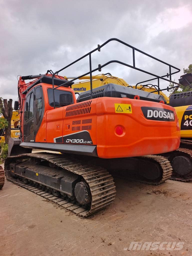 Doosan DX 300LC-9C حفارات زحافة