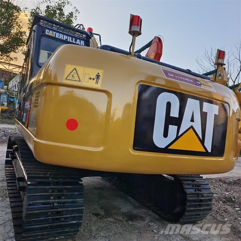 CAT 320 D حفارات زحافة