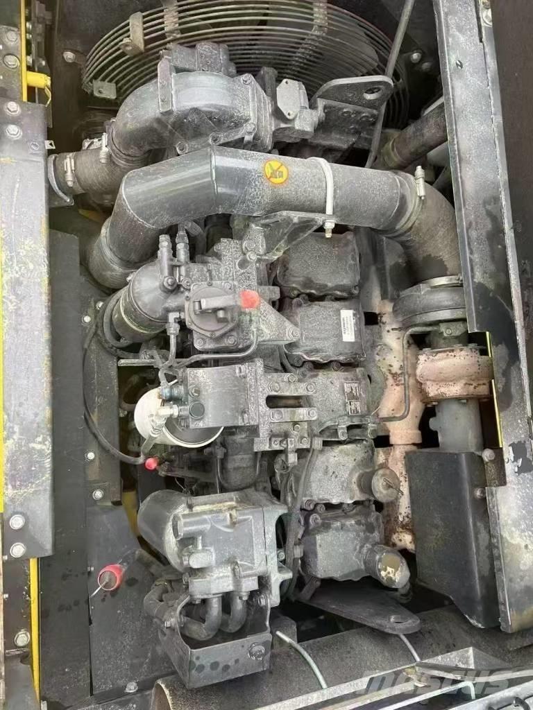 Komatsu 400-8 حفارات زحافة