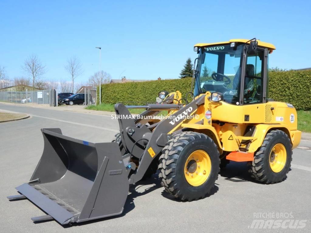Volvo L 30 G لوادر بعجل