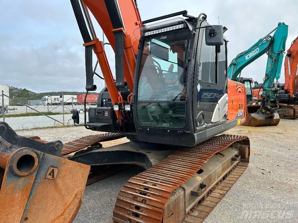 Hitachi ZX 210 LC-6 حفارات زحافة