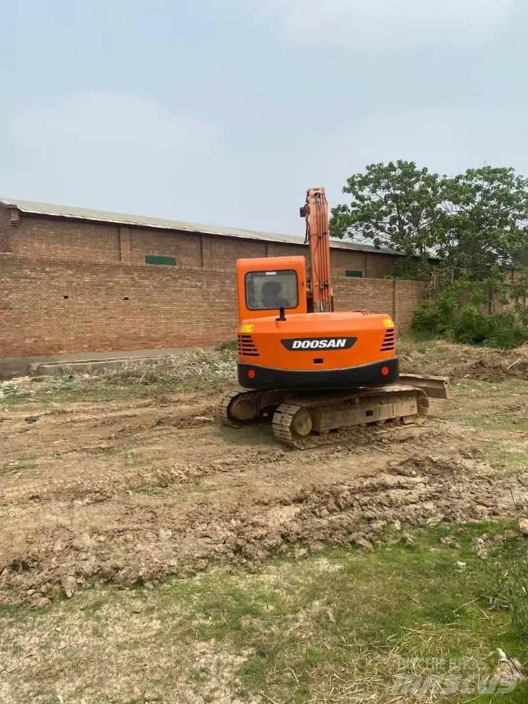 Doosan dx80-9C حفارات زحافة