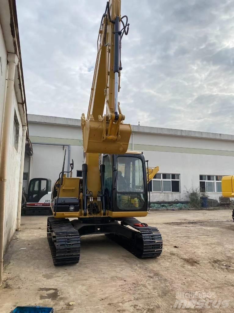 CAT 313 D حفارات زحافة
