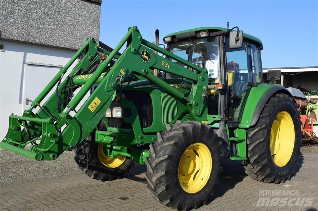 John Deere 6220 الجرارات