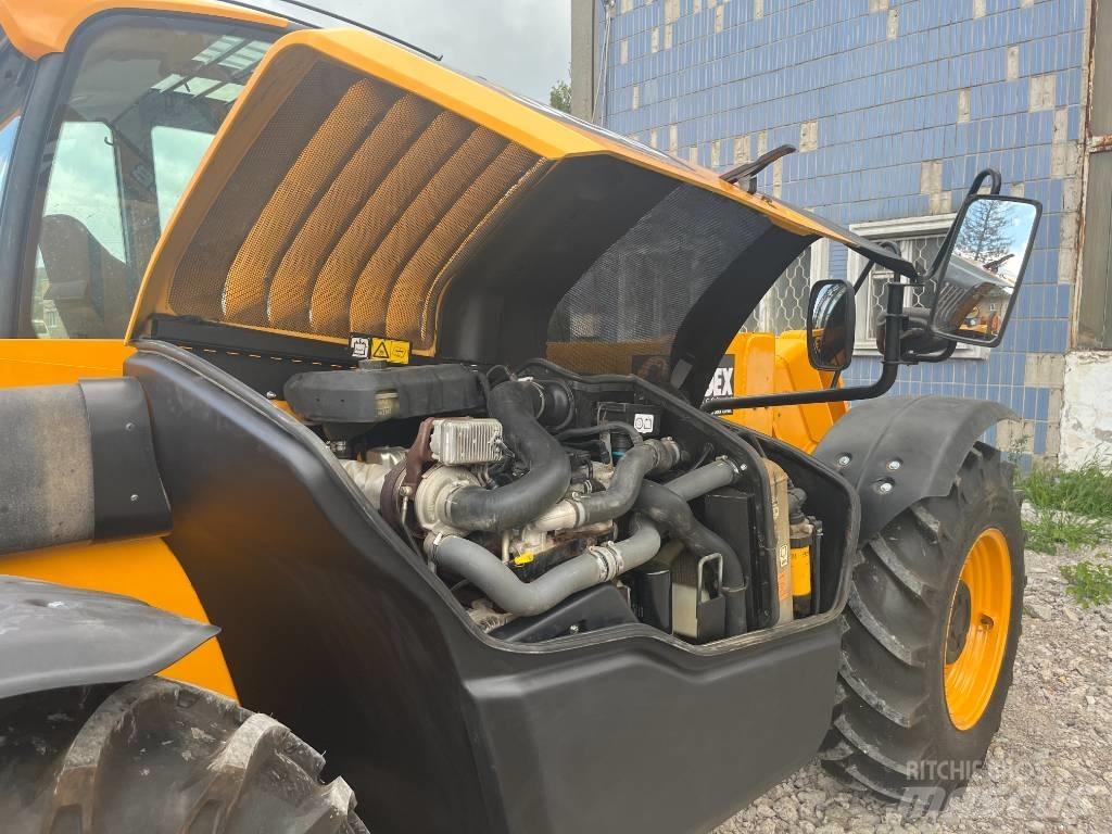 JCB 531-70 معدات مناولة لأغراض الزراعة