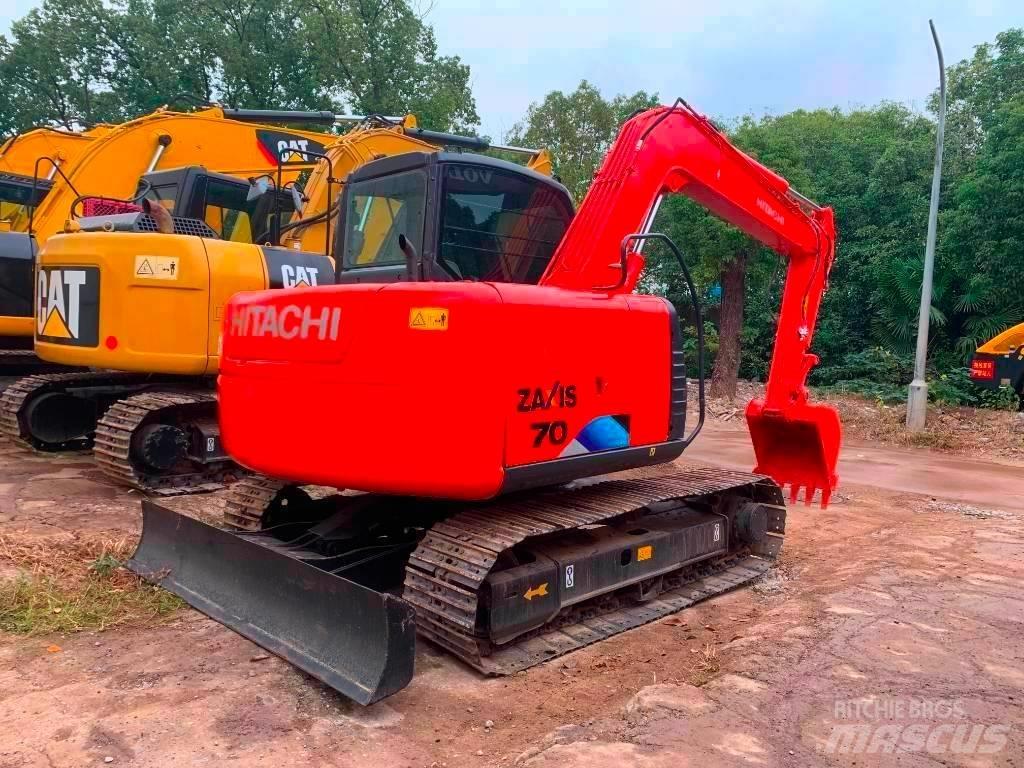 Hitachi Zaxis 70 حفارات زحافة