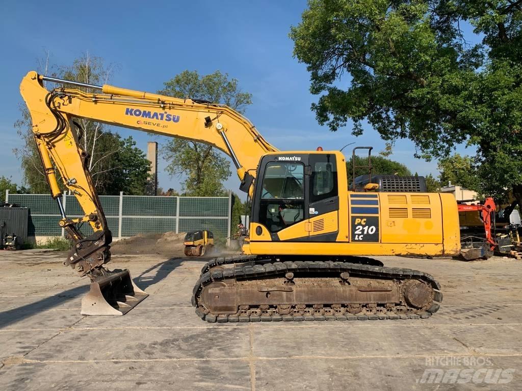 Komatsu PC210 LC-11 حفارات زحافة