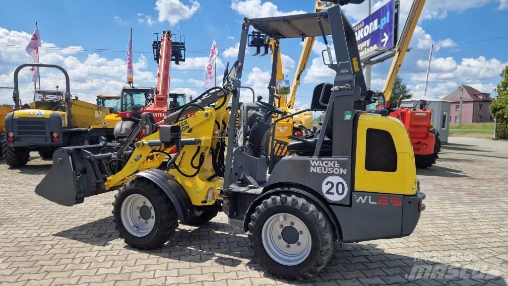 Wacker Neuson WL 25 لوادر بعجل