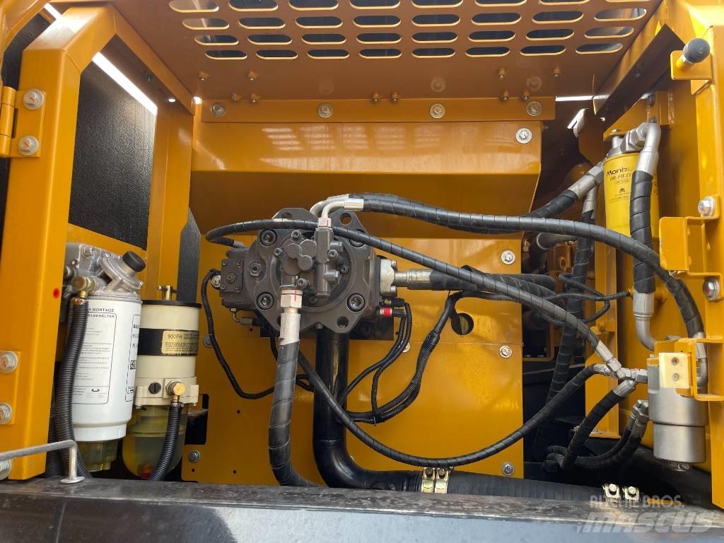 Sany SY 265 C حفارات زحافة