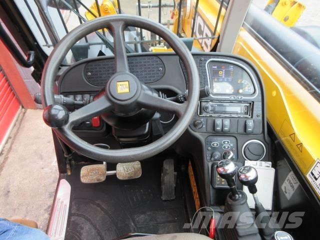 JCB 540-140 مناولات متداخلة