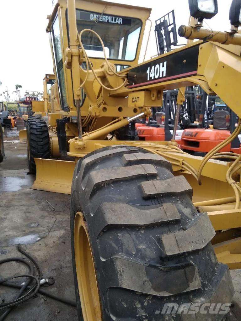 CAT 140 H معدات تمهيد الطرق