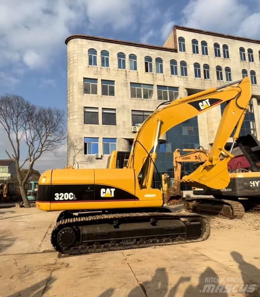 CAT 320 C L حفارات زحافة