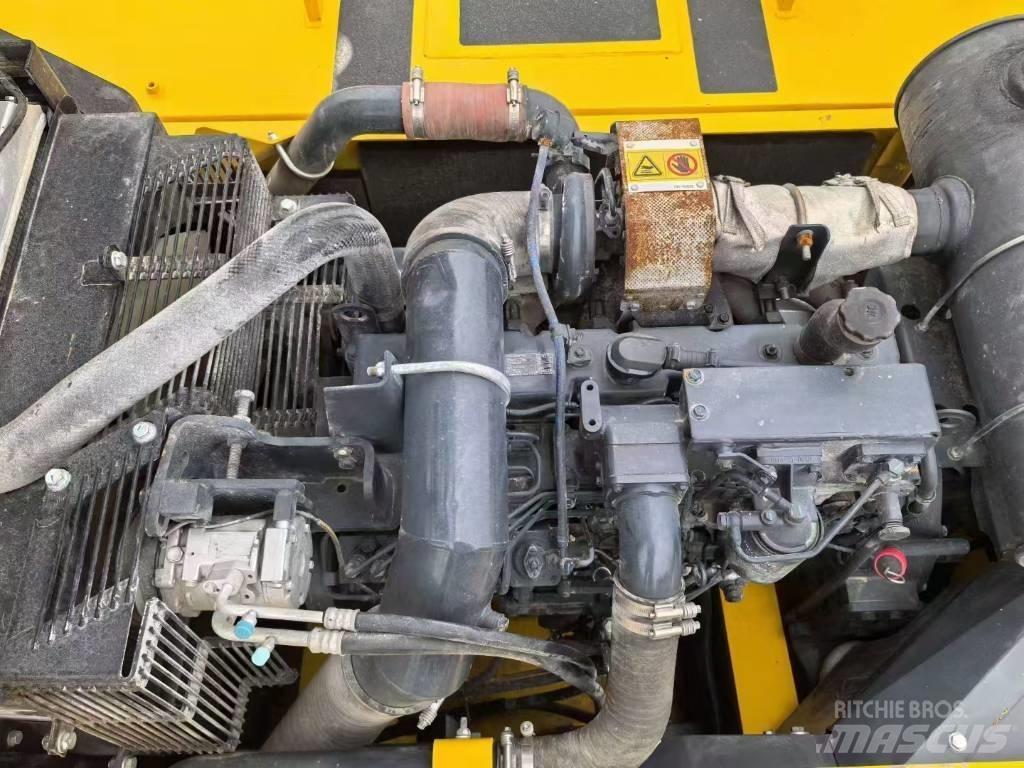 Komatsu PC 350 LC حفارات زحافة