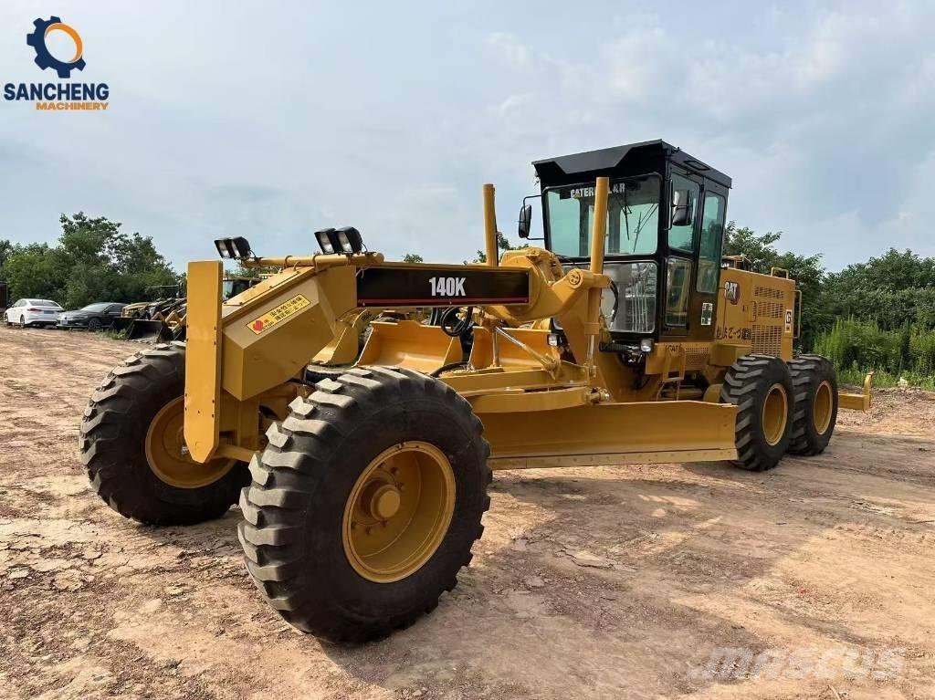 CAT 140K معدات تمهيد الطرق