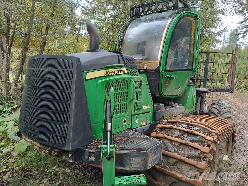 John Deere 1210 E شاحنات